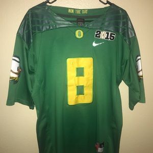 Looking to sell my Oregon Ducks Jersey
